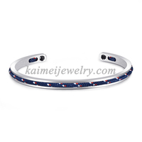 Grosir Jam Tangan Ukiran Merek Gelang Manset Logo Kustom Gelang Cocok dengan Tali Warna-warni