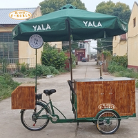 Vélo de bière rétro à trois roues à capacité de charge élevée avec suffisamment d'espace de stockage