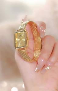 Bee Sister FA-1779 Nouvelle montre tendance Xiyin, vente directe du fabricant, commerce extérieur, niche rétro, bracelet petit marron, montre pour femme - Product Image 4