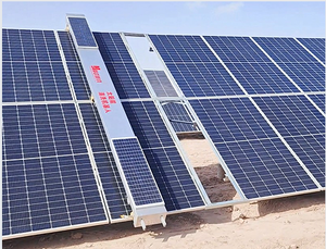 Robot de nettoyage de panneaux solaire Machine de nettoyage automatique PV à télécommande et contrôle web pour le lavage de l'ea - Product Image 4