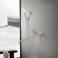 Robinet de douche mural moderne en acier inoxydable pour baignoire