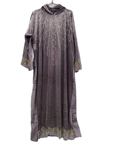 Abaya de Terciopelo con Capucha para Mujer, Lista para Enviar, Bordado con Hilo Dorado de Hojas, Corte Holgado, Túnica Islámica Modesta para Mujeres Africanas - Product Image 2