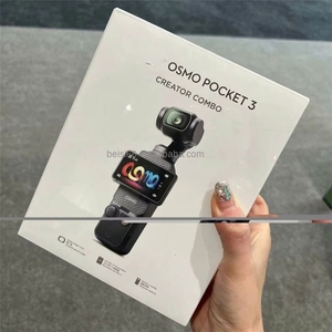 Cámara para Vlogs DJ <span class=keywords><strong>Osmo</strong></span> <span class=keywords><strong>Pocket</strong></span> 3, Gimbal Estabilizador de Mano de 3 Ejes, Pantalla de <span class=keywords><strong>2</strong></span>.0'', Zoom Óptico de 10x-20x, Resistente al Agua 10m, Gran Angular de 180° - Product Image 1