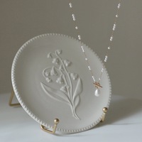Collier élégant pour femme avec pendentif perle, chaîne en acier inoxydable plaqué or 18 carats et fermoir OT au design unique