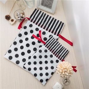 Huadefeng sacchetto regalo bianco personalizzato all'ingrosso di alta qualità con <span class=keywords><strong>punto</strong></span> nero - Product Image 4