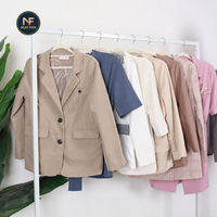 Blazer Panjang Wanita Bekas Kondisi Hampir Baru Bahan Campuran Siap Ekspor Lintas Negara