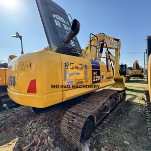 Excavatrice d'occasion KOMATSU PC220-8 de 22 tonnes, conception japonaise originale, idéale pour les travaux de construction et d'infrastructure - Product Image 2