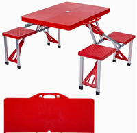 Table pliante d'extérieur compacte avec banc intégré et trou pour parasol, en HDPE imperméable et structure en aluminium, idéale pour le camping, le jardin et la terrasse