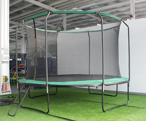 Trampoline d'extérieur Zoshine résistant aux intempéries, couleur vert foncé, avec ancrages anti-vent, structure en acier galvanisé résistant à la rouille, pour enfants. - Product Image 4