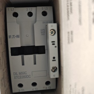 Contactor Eaton DIL M50C 220V 50Hz AC para Montaje en Riel DIN - Product Image 1