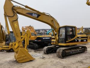 Excavadora hidráulica de orugas Caterpillar usada 320B/320BL Modelos 2015 Motor Cummins 20 Ton 100% Ready - Product Image 3