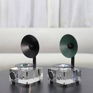 Ornements d'art de lecteur audio classique à motif rayé rétro <span class=keywords><strong>Objet</strong></span> de pièces de cristal de conception surélevée - Product Image 1