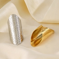 Anlaufbeständiger Modeschmuck: 18K vergoldeter Edelstahl geometrischer breiter Ring – Extravagante Statement-Fingerringe für Damen