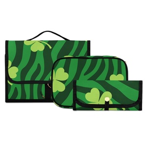 กระเป๋าเครื่องสำอางลายพิมพ์ซิปแบบฮาวาย คัสตอม ปัวเคนิเคนี ลายใบโคลเวอร์สีเขียว ลายม้าลาย, กระเป๋าใส่เครื่องสำอาง, กระเป๋าใส่แปรงแต่งหน้า - Product Image 1