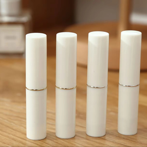 Tubes de rouge à lèvres et de baume à lèvres DIY de haute qualité de 2,8 g disponibles dès maintenant - Product Image 1