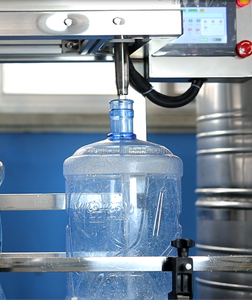 Remplisseuse de petites bouteilles de liquide numérique à tambour de <span class=keywords><strong>5</strong></span> gallons semi-automatique pour eau minérale - Product Image 3
