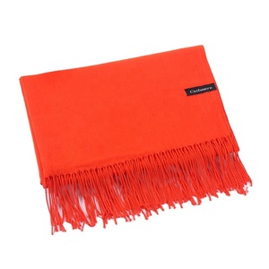 Venta caliente Bufanda de Cachemira de invierno para adultos Color liso Patrones de impresión dibujados a mano digitales con lazos Argyle para la temporada de otoño - Product Image 1