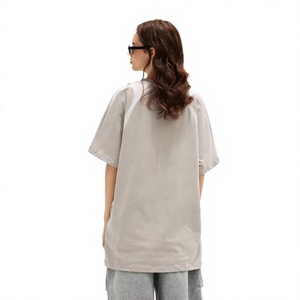 เสื้อยืดโอเวอร์ไซส์แบบเปิดไหล่สำหรับผู้ชายไซส์ใหญ่ ผ้าฝ้าย พิมพ์ลายดิจิตอลตามสั่ง สตรีทแวร์ ขายส่ง ประจำฤดูร้อนปี 2026 - Product Image 4