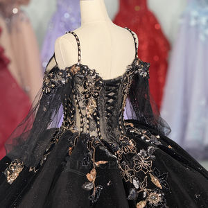 Robe de Quinceañera noire unique 6952, style corset Sweetheart, à manches courtes classiques, avec perles et appliques, traîne chapelle, pour bal de promo - Product Image 6