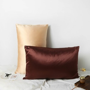 Set sarung bantal sutra Ukuran kustom bantal sutra <span class=keywords><strong>monogram</strong></span> sarung bantal sutra hadiah Natal untuk wanita - Product Image 4