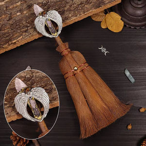 Piedra preciosa natural alas de Ángel bruja tallada piedra de cristal escobas mágicas para la venta - Product Image 2