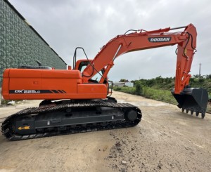 รถขุด Doosan DX22LC DX225 มือสองสภาพ 90% พร้อมเครื่องยนต์ที่ใช้งานได้ดี มีสินค้าในสต็อก รถขุด Develon Doosan DX225LCA สำหรับงานหนัก กำลังลดราคา - Product Image 6