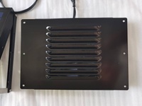 Ventilateur d'extraction mural solaire 10W pour conteneur maritime, débit max. 120 CFM, moteur DC sans balais, boîtier en acier thermolaqué sur mesure