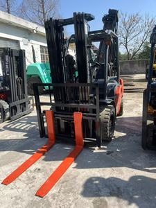 Minicargadora Usada en Japón a Bajo Precio, de 2.5/3.5/5 Toneladas, 3 Mástiles, 4.5m, para Hoteles, Tiendas de Materiales de Construcción y Plantas de Manufactura - Product Image 6