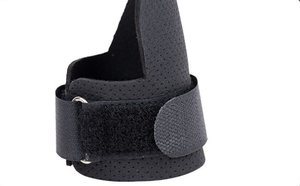Poignées de gymnastique à 3 trous en cuir et fibre de carbone pour le levage de poids - Product Image 5