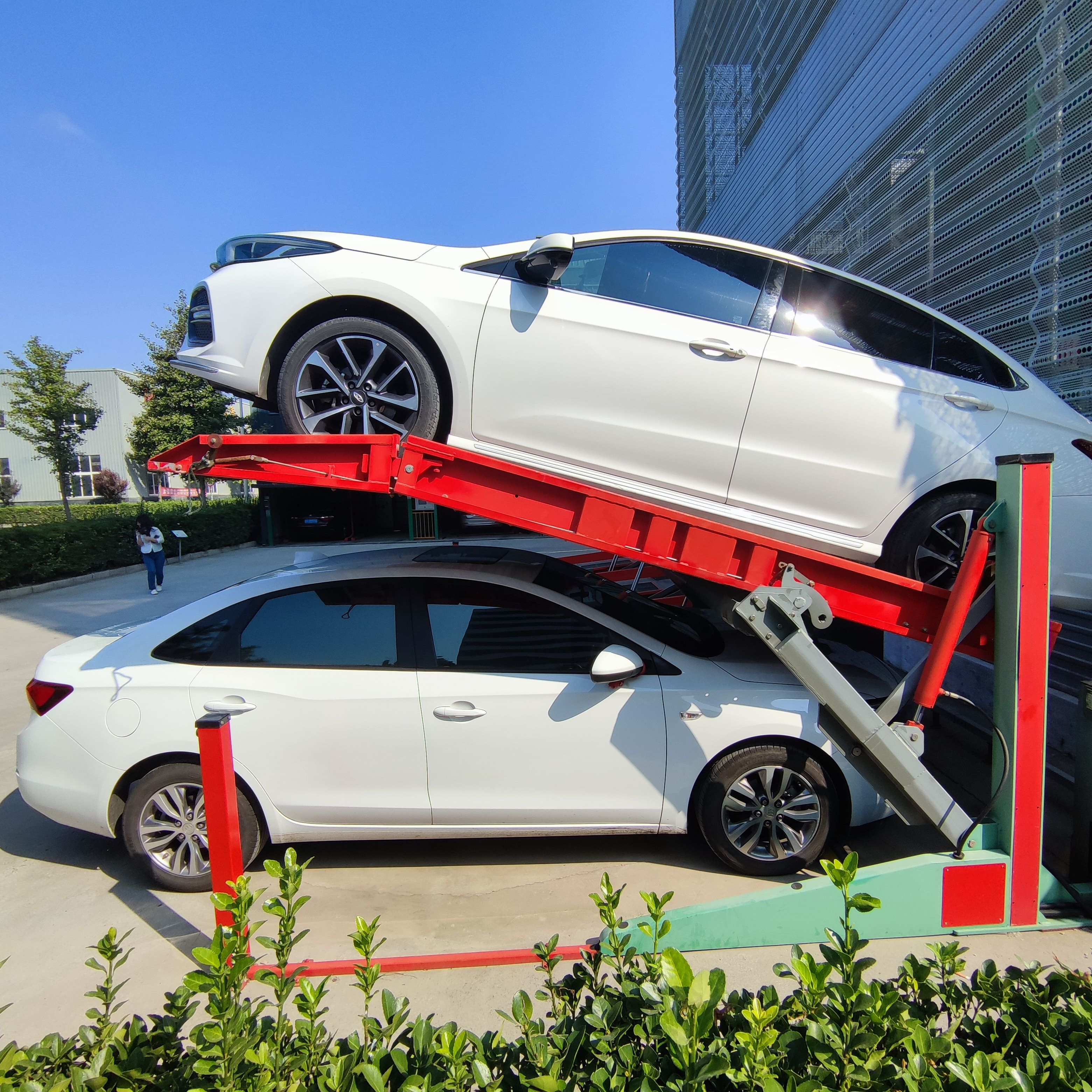 Подъемник на 2 стойки, вертикальный автомобильный подъемник