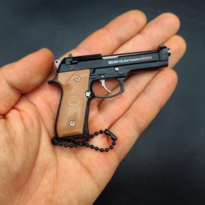 Metall form Mini Schlüssel bund Pistole Beretta 92f 1/3 Modell Spielzeug Metall Mini Pistole Schlüssel bund Geschenk Anhänger - Product Image 3