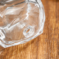 Botol Parfum Kaca Kosong Transparan Mewah Bentuk Persegi 100ml Jumlah Kecil dengan Tutup dan Kemasan Cetak Sablon