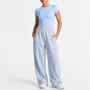 Completo da donna 2 pezzi: T-shirt a maniche corte e <span class=keywords><strong>pantaloni</strong></span> sportivi a vita alta a gamba larga con striscia laterale, casual e sportivo per lo street style - Product Image 4