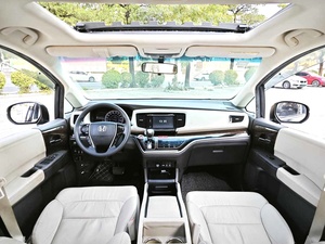 ฮอนด้า โอดิสซีย์ MPV ปี 2015 เอิร์ธ ดรีมส์ CVT รถมินิแวน 7 ที่นั่ง รถมือสองจากตัวแทนจำหน่าย ฮอนด้า โอดิสซีย์ เกียร์ออโต้ - Product Image 6