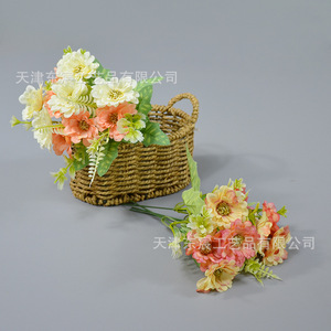 ดอกเบญจมาศประดิษฐ์จากผ้าไหม ขนาดเส้นผ่านศูนย์กลาง 6 ซม. ของ Dongchen Crafts สำหรับตกแต่งงานแต่งงานและบ้าน - Product Image 4