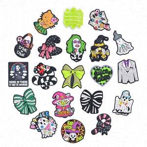 Los mejores productos nuevos de 2024 para diapositivas de burbujas Comida de Halloween Día de Acción de Gracias Día de Navidad Cantante <span class=keywords><strong>Tylor</strong></span> Clog Charms Hebillas - Product Image 3