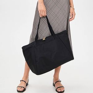 Sacs fourre-tout en nylon noir pour l'été et l'automne, personnalisables avec logo DIY, sacs de voyage imperméables réutilisables, sacs à bandoulière pour le shopping, fermeture éclair durable, pour femmes - Product Image 2