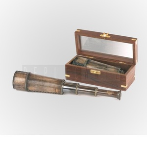Telescopio Antiguo de Latón y Cuero, Estilo Náutico, para Escritorio |   Regalo Decorativo con Caja de Madera Categoría Telescopios y Binoculares - Product Image 1