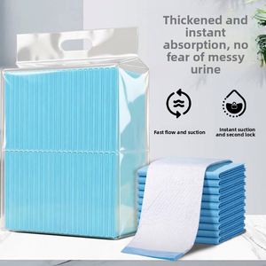 Vente en gros de tapis absorbants jetables pour chiens et chats, épaissis, absorbants, imperméables à l'urine, en film PP non tissé et en pâte de cellulose, diverses tailles d'emballage - Product Image 2