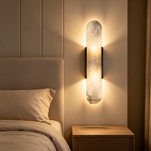 Lámpara de Pared LED de Alabastro Español con Soporte de Metal Negro y Placa de Piedra en Forma de Cápsula para Dormitorio de Hotel - Product Image 2