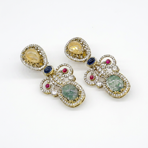 Pendientes colgantes 09405 con circonita cúbica, pendientes con piedra doble, pendientes chapados en Mehandi, joyería floral de latón para bodas y fiestas. - Product Image 1