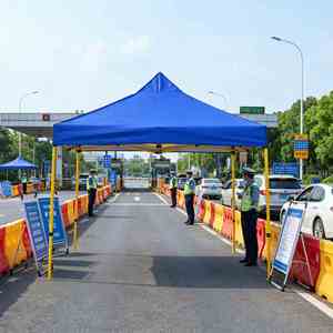 Gazebo de stand alimentaire coupe-vent 3x3m (10x10ft) avec structure en fer jaune et dispositif de drainage de la pluie pour barbecue, snack, restauration, kiosque, stand - Product Image 1