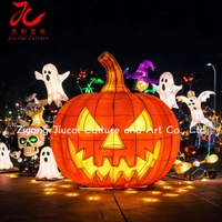 Lanternes de festival colorées en soie sur le thème d'Halloween : chauve-souris, fantôme, araignée, citrouille pour la décoration de jardin, pelouse et fêtes