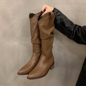 Botas de montar de tacón grueso plisadas hasta la rodilla para mujer, estilo occidental, ajuste ceñido, diseño que favorece la pierna, Colección Otoño/Invierno 2026 - Product Image 4