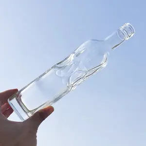 Glasflaschen herstellungs anlage Kunden spezifische Getränke flaschen schraube Kork wasser Kleine gefrostete dekorative Sodasaft 300ml Glasflasche