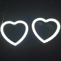 Nouvelle lumière décorative LED pour voiture 12V contrôlée par application, design en forme de cœur RGB à changement de couleur, accessoire lumineux pour véhicule