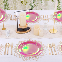 Ensemble de vaisselle jetable rose holographique romantique pour la fête de la Saint-Valentin, comprenant des gobelets, des assiettes et des serviettes, idéal pour les anniversaires