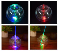 Gobelet personnalisé en plastique écologique de 20 oz certifié CE, en forme de poisson, avec LED, pour fêtes, golf, football, disco, avec paille