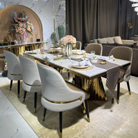 Ensemble de chaises de salle à manger en cuir PU plissé moderne minimaliste de luxe avec accents dorés pour la cuisine Moyen-Orient Thaïlande
