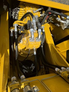 รถขุดไฮดรอลิกแบบตีนตะขาบ Komatsu PC450 มือสองจากญี่ปุ่น ขนาด 45 ตัน เหมาะสำหรับงานขุดเหมืองขนาดใหญ่ ชั่วโมงการทำงานต่ำ เหมาะสำหรับงานก่อสร้าง - Product Image 6